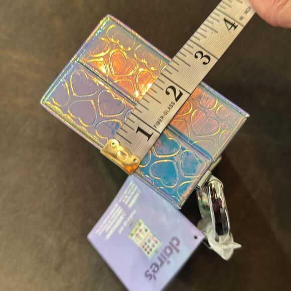 Girl’s Claire's Club Holographic Kids Travel Makeup Set - Picture 10 of 11